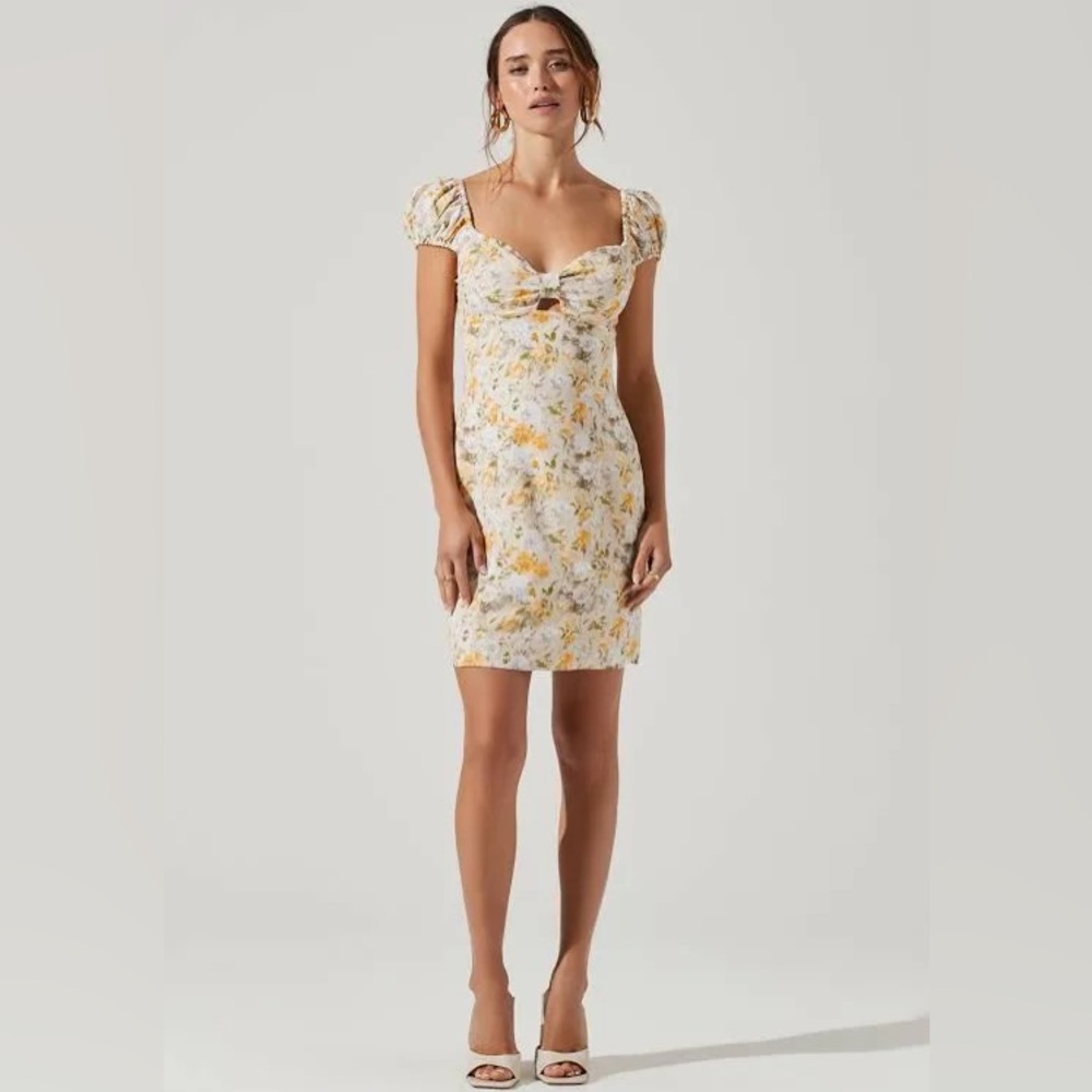 ASTR the Label Cap Sleeve Floral Dress - size M